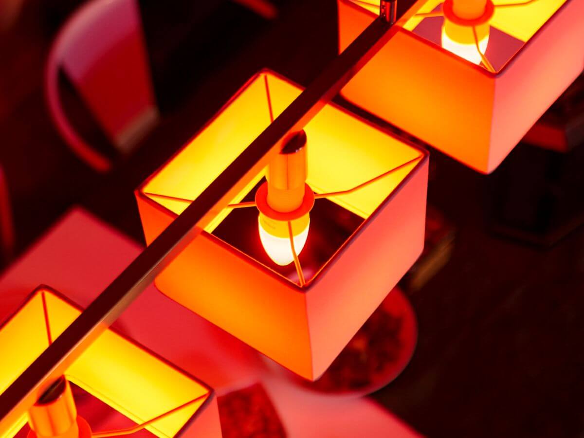 Philips Hue white and color ambiance B39 E14-älylamppu, 470lm, 2-pack