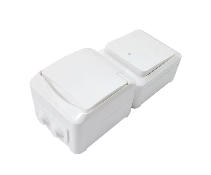 Pistorasia+Kytkin Opal 1s+6 10A 250V IP44 Valkoinen