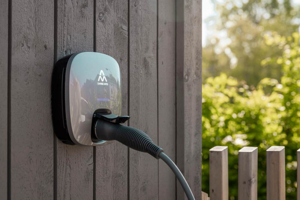 Sähköauton latausasema Charge Amps Luna 22kW